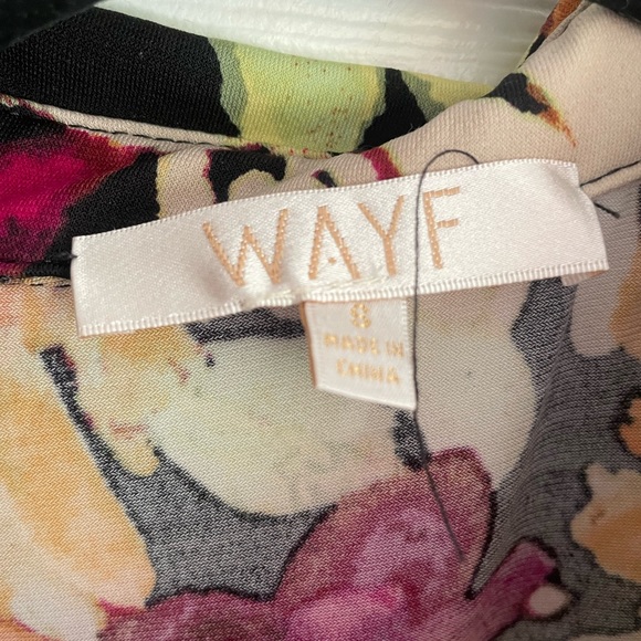 Never worn ruched WAYF flower button up - Picture 2 of 2